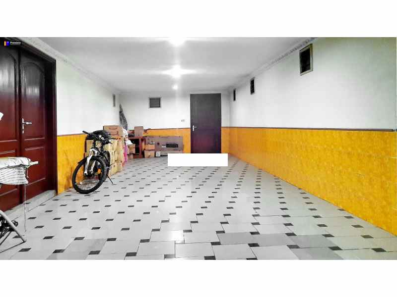 rumah villa permata gading