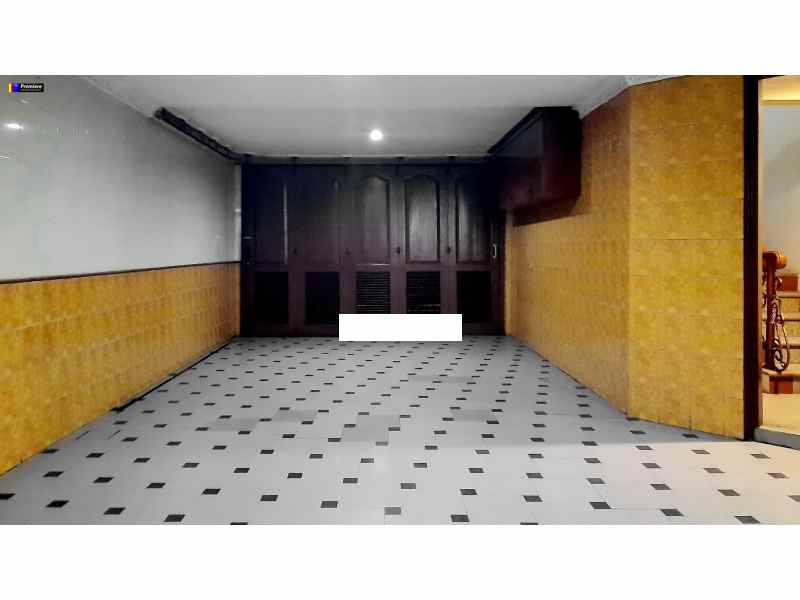 rumah villa permata gading