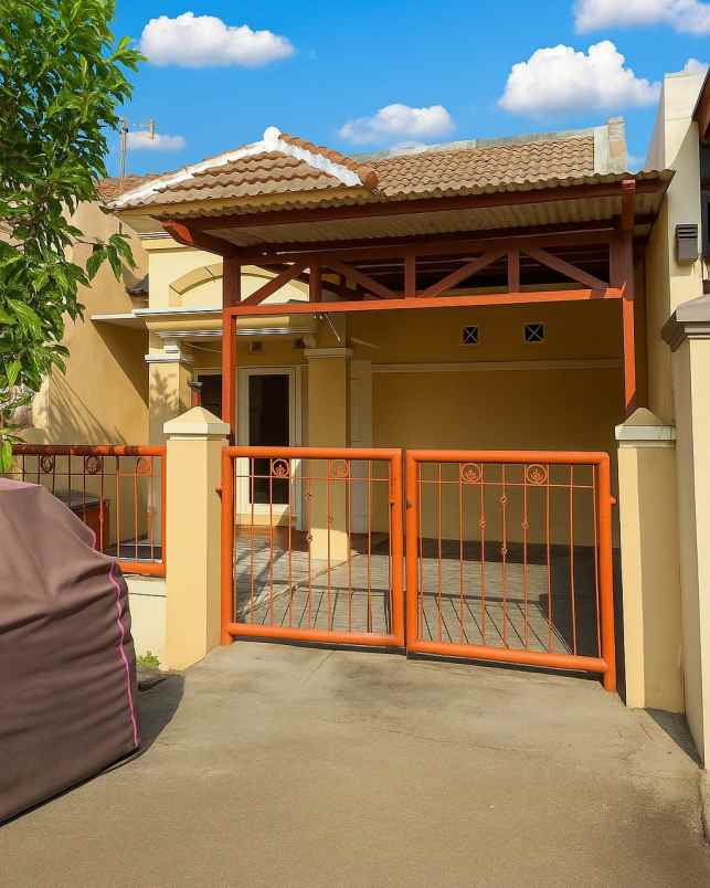 rumah wiguna selatan strategis siap huni carport