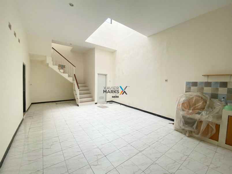 rungkut asri utara rumah siap huni butuh cepat laku