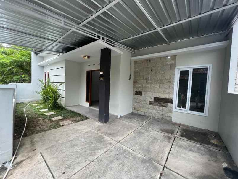 segera miliki rumah minimalis belakang umy