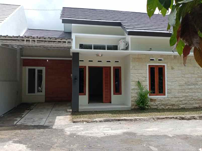 segera miliki rumah minimalis belakang umy