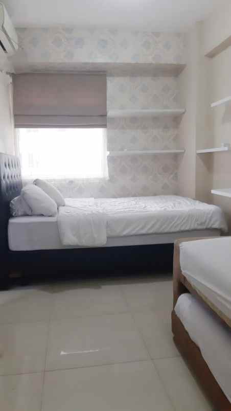 sewa apartemen 2 kamar furnish di green pramuka city