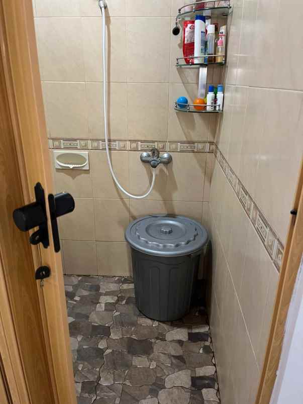 sewa apartemen semi furnished tower fuji pik