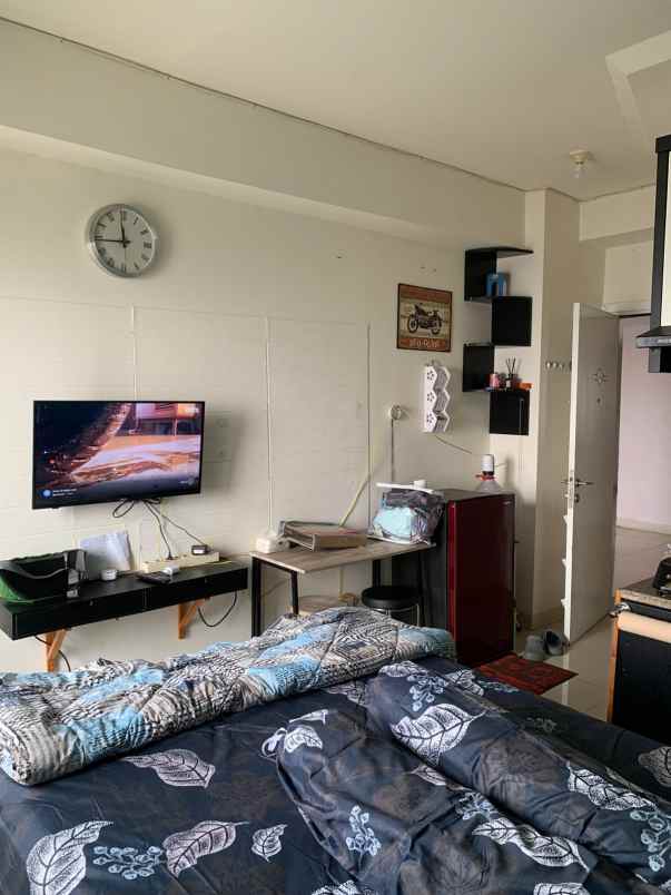 sewa bulanan studio full furnished green pramuka city