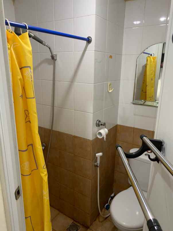sewa bulanan studio full furnished green pramuka city
