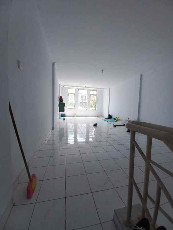 sewa ruko kawasan bagus rame