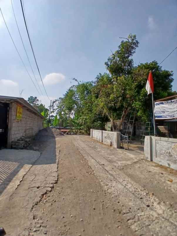 tanah luas kecil di karanganyar krapyak utara sd model