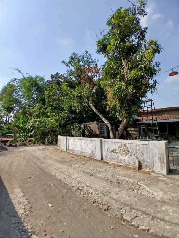 tanah luas kecil di karanganyar krapyak utara sd model