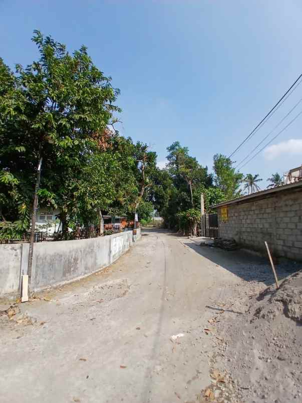 tanah luas kecil di karanganyar krapyak utara sd model
