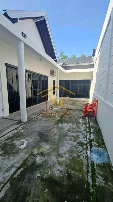 villa klasik one gate di jalan kaliuang km 12