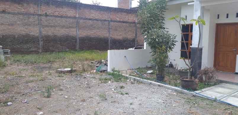 200 jutaan area pasar godean