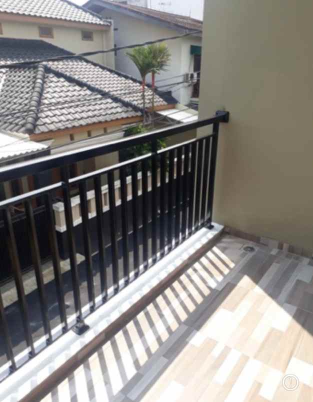 cari rumah sewa di ciputat ini dia hunian 2 lantai