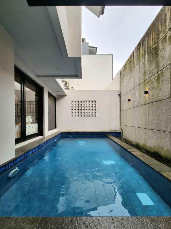 cari rumah sultan di pondok pinang stop di sini