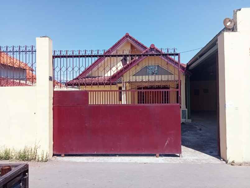 d jual rumah strategis siap huni