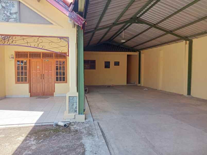 d jual rumah strategis siap huni