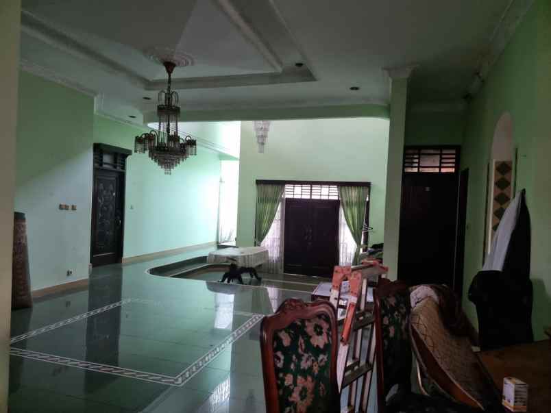 dijual 2 bangunan rumah murah lokasi pasar minggu