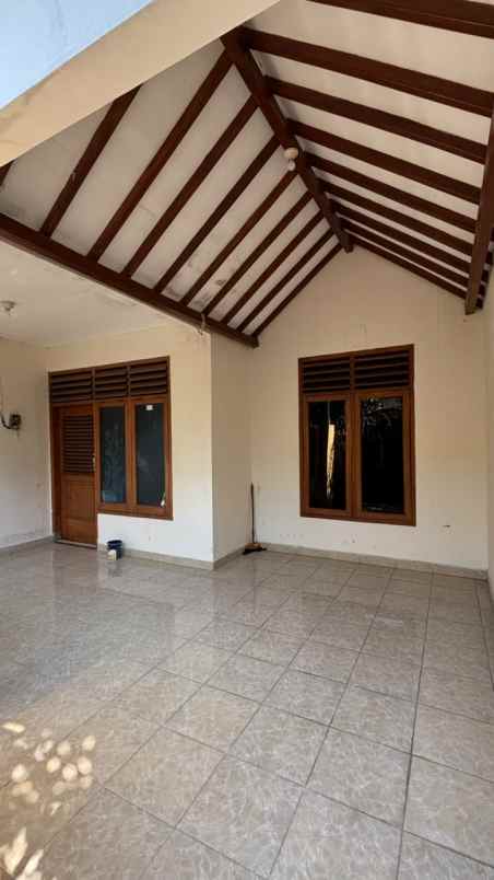dijual cepat murah rumah 2 lantai madiun kota