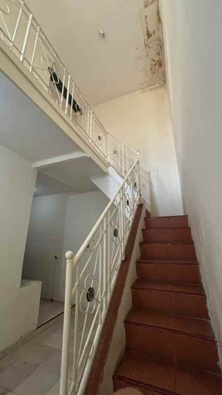 dijual cepat murah rumah 2 lantai madiun kota