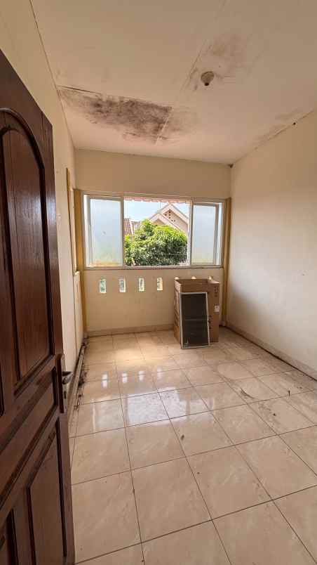 dijual cepat murah rumah 2 lantai madiun kota