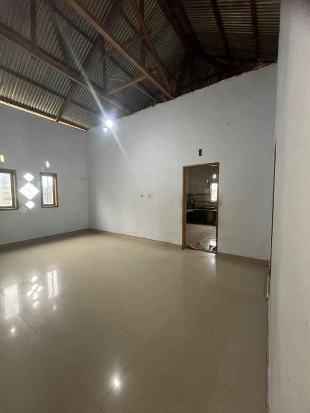 dijual cepat rumah 2 unit di jalan poros marawola