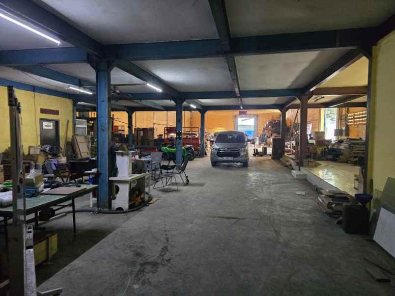 dijual gudang di surimulia surabaya