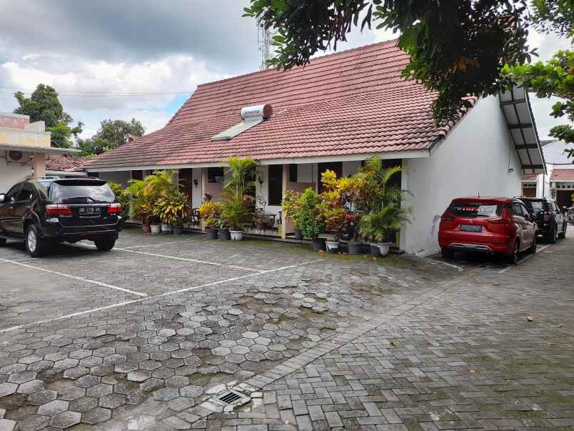 dijual hotel jl ringroad utara