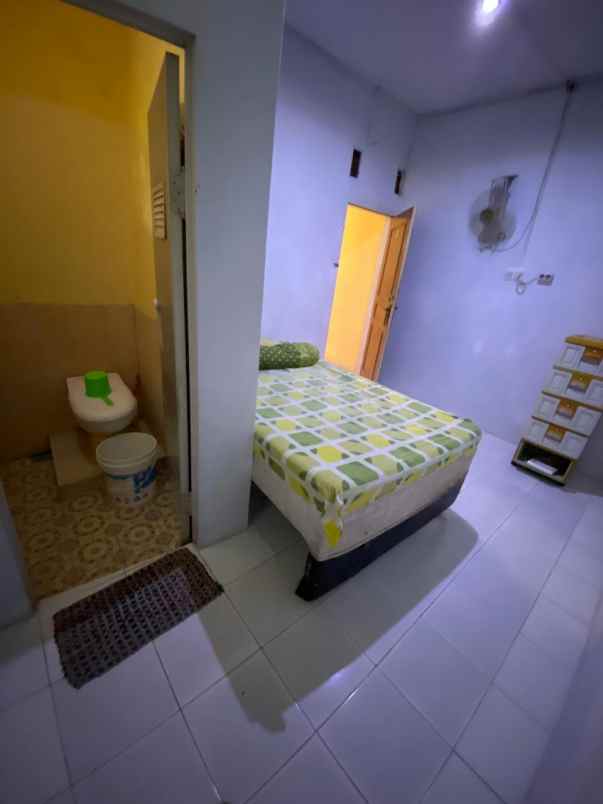 dijual kos kosan dua lantai lokasi strategis