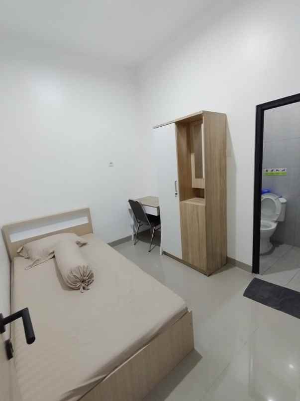 dijual kost jalan flora raya situgede