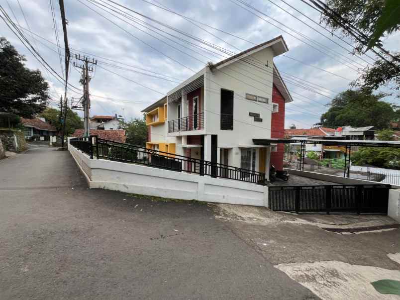 dijual kost jl hegarmanah jatinangor