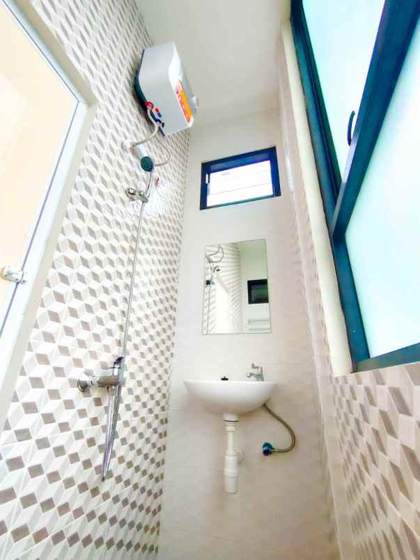 dijual kost teluk jambe karawang
