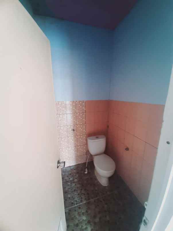 dijual ruko dekat pasar ngaliyan semarang barat