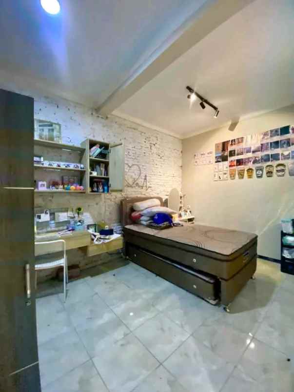 dijual rumah 1 5 lantai lokasi sawojajar 1 malang