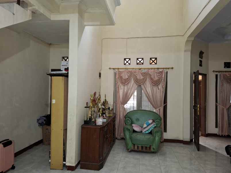 dijual rumah 2 lantai dekat kampus uin jember
