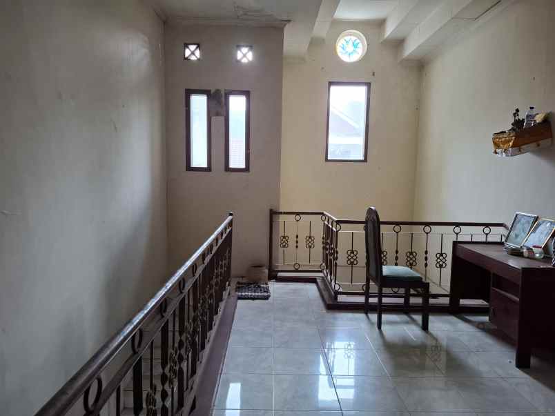 dijual rumah 2 lantai dekat kampus uin jember