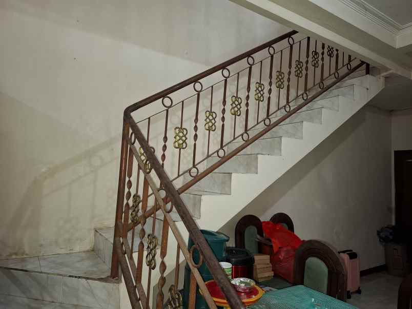 dijual rumah 2 lantai dekat kampus uin jember