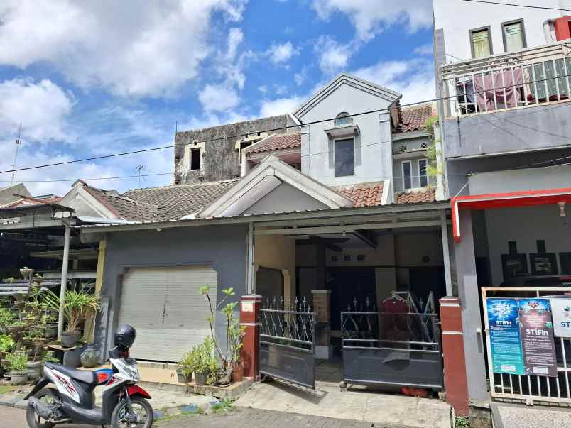 dijual rumah 2 lantai dekat kampus uin jember