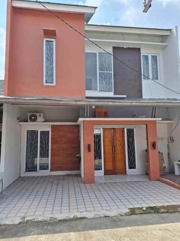 dijual rumah 2 lantai siap huni di bekasi