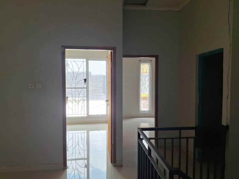 dijual rumah 2 lantai siap huni di bekasi