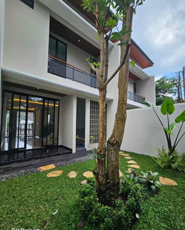 dijual rumah 2 lantai siap huni jakal km 13