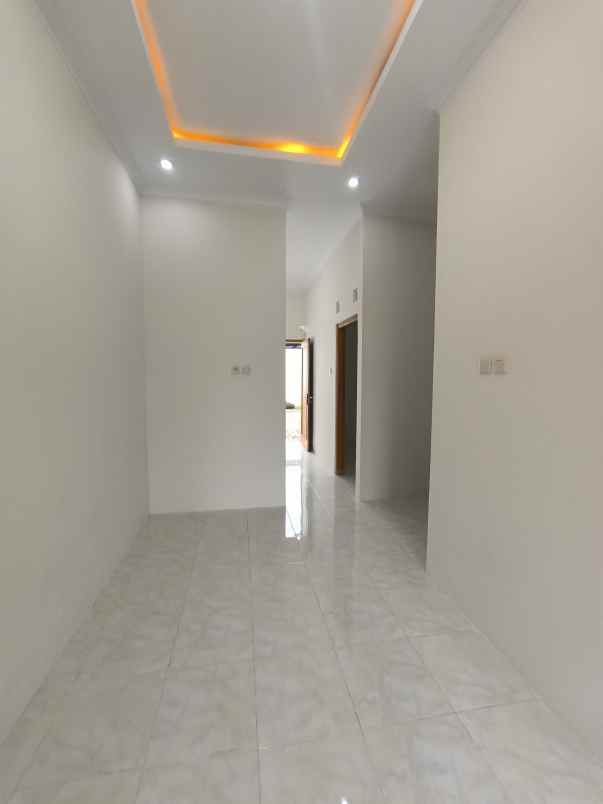 dijual rumah 200 meter jl kebon agung