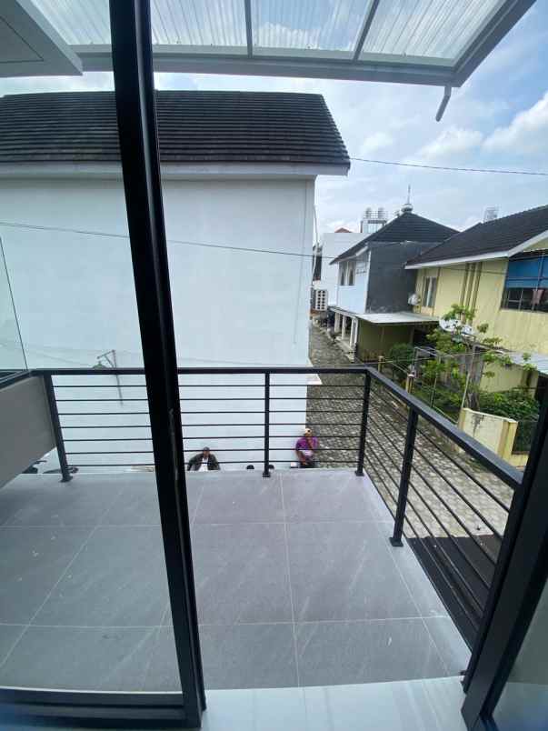 dijual rumah 300 meter pasar potorono