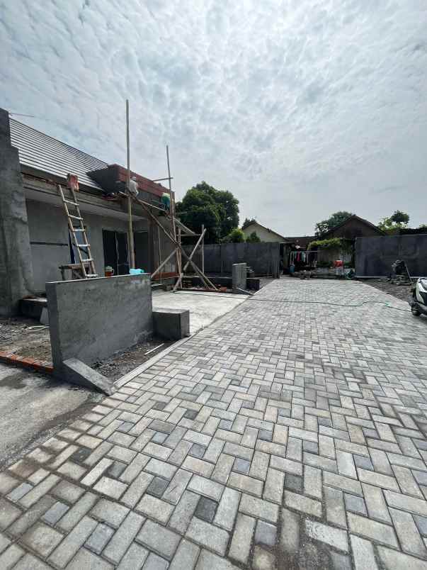 dijual rumah 50 meter jl purbaya