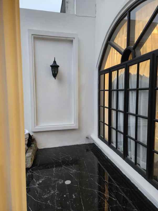 dijual rumah antapani