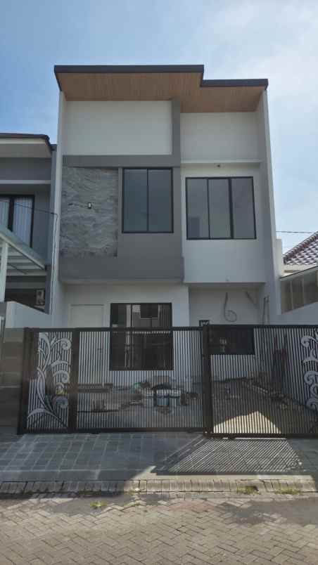 dijual rumah araya 2