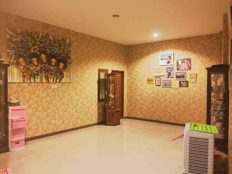 dijual rumah bambu apus pamulang