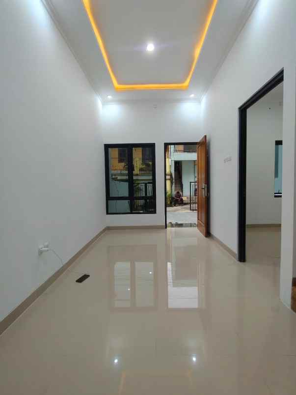 dijual rumah baru 2 lantai di cijantung jakarta timur