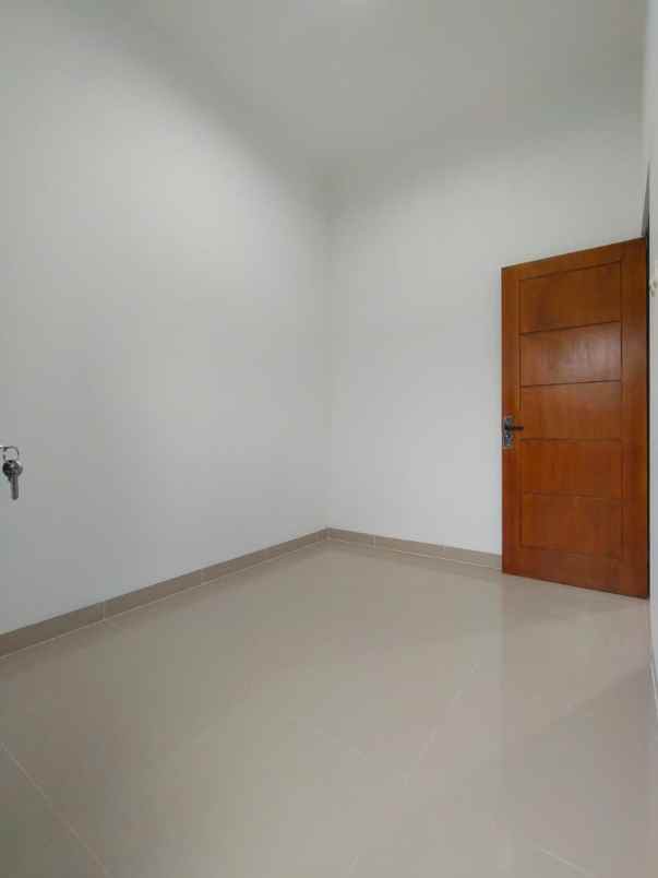 dijual rumah baru 2 lantai di cijantung jakarta timur