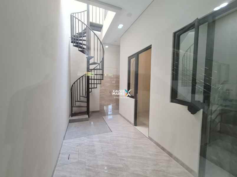 dijual rumah baru di tenggilis mejoyo selatan surabaya