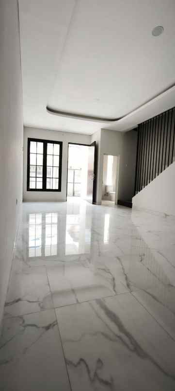 dijual rumah baru gress di lebak jaya